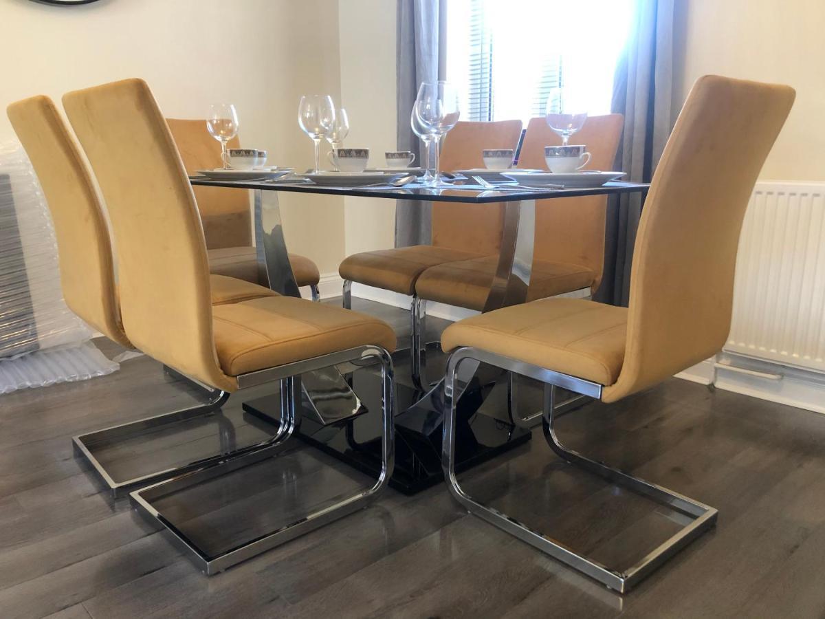 Edinburgh Street Home - Beautiful House With Free Parking And Wifi, Equipped With Comfy Furnitures Суиндон Экстерьер фото