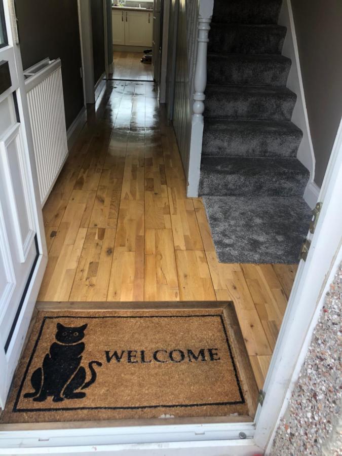 Edinburgh Street Home - Beautiful House With Free Parking And Wifi, Equipped With Comfy Furnitures Суиндон Экстерьер фото